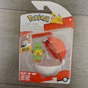 Pokemon Clip 'N' Go Set with Grookey and Pokeball